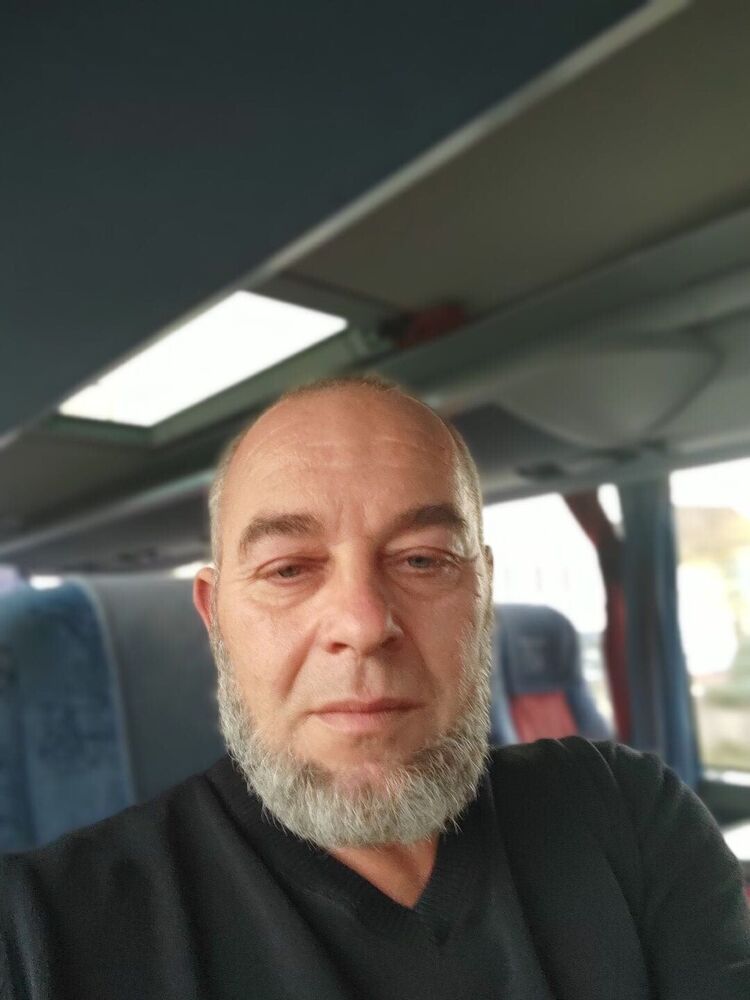  48496995  , 51 ,    Albaching