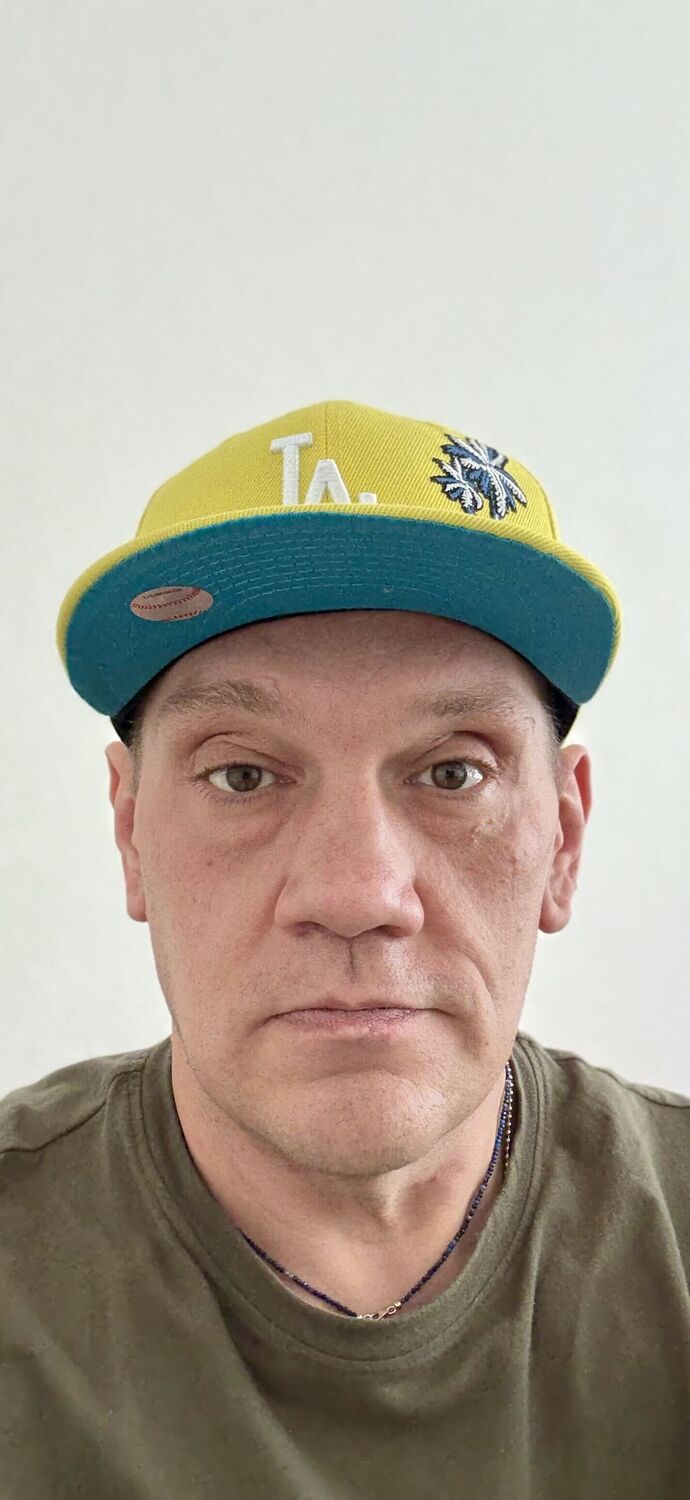  54372095  Alexandr, 45 ,    