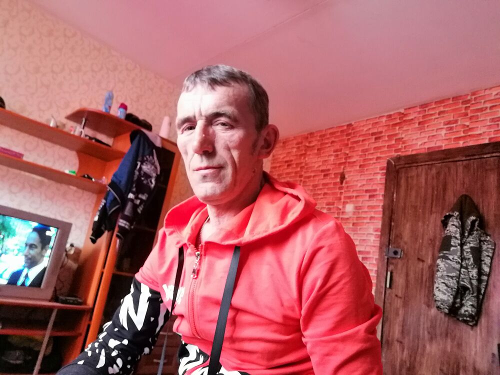  34372575  Sergey, 52 ,    