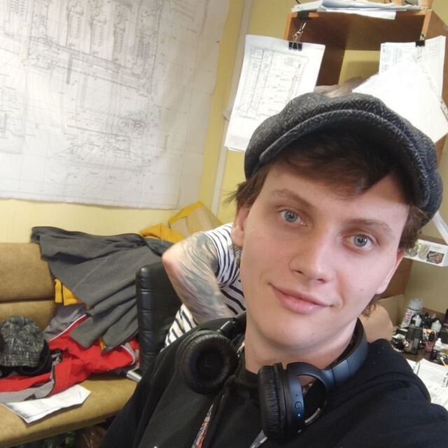  53527875  Pavel, 25 ,    