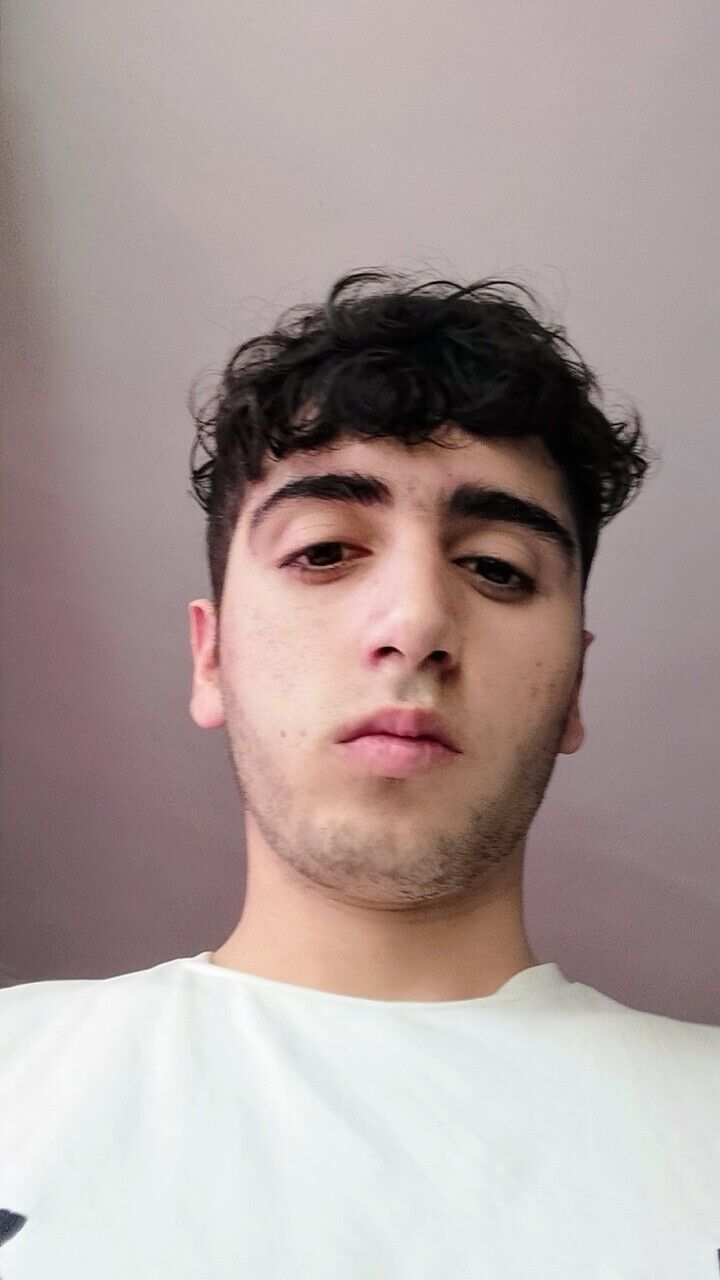  31587365  Karim, 21 ,    