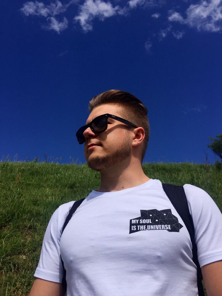 ���� 26444605 ������� Leo, 32 ����, ���� ���������� � ����������