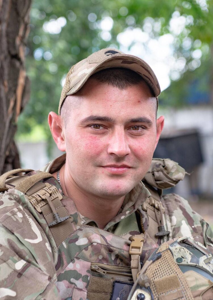  49802305  , 32 ,    Sunnyvale