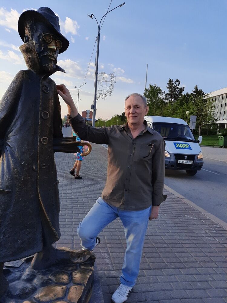  ,   Viktor, 71 ,   ,   , c 