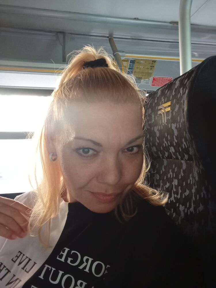  53031865  KARINA, 44 ,    -