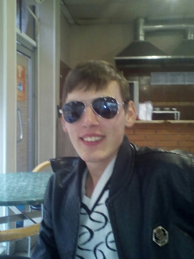  ,   Andrey, 25 ,   c , 