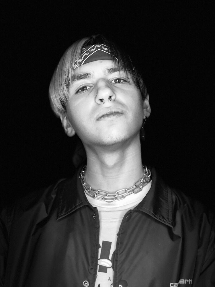  19308525  , 24 ,    -