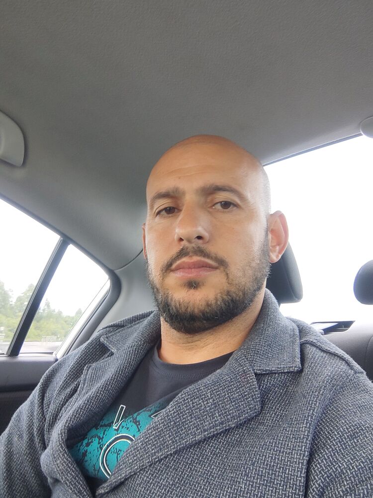  ,   Ruslan, 44 ,   ,   