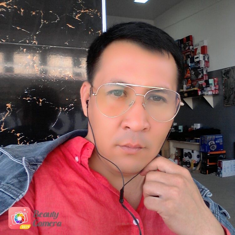  ,   Elbek, 42 ,   
