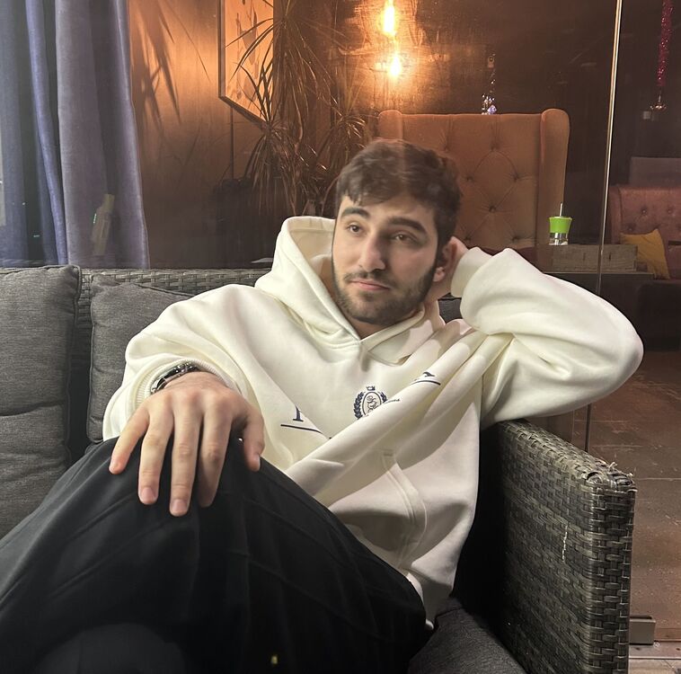 ���� 56181735 ����� ������, 22 ����, ���� ���������� � ������