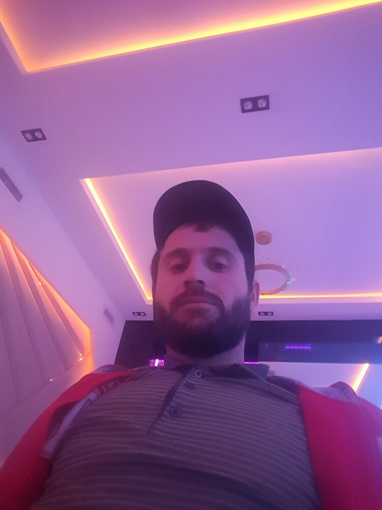  22953255  Suraj, 39 ,    