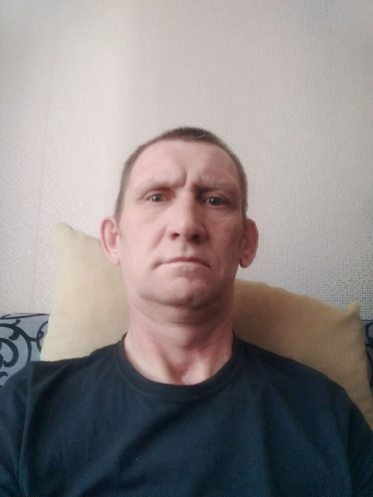 43411265  Konstantin, 48 ,    