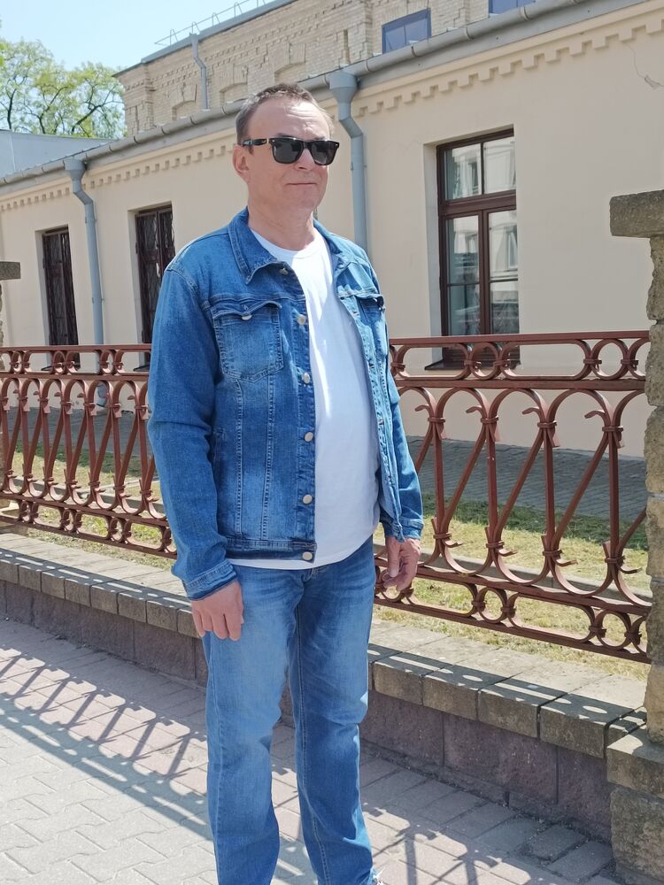  52137785  , 58 ,    