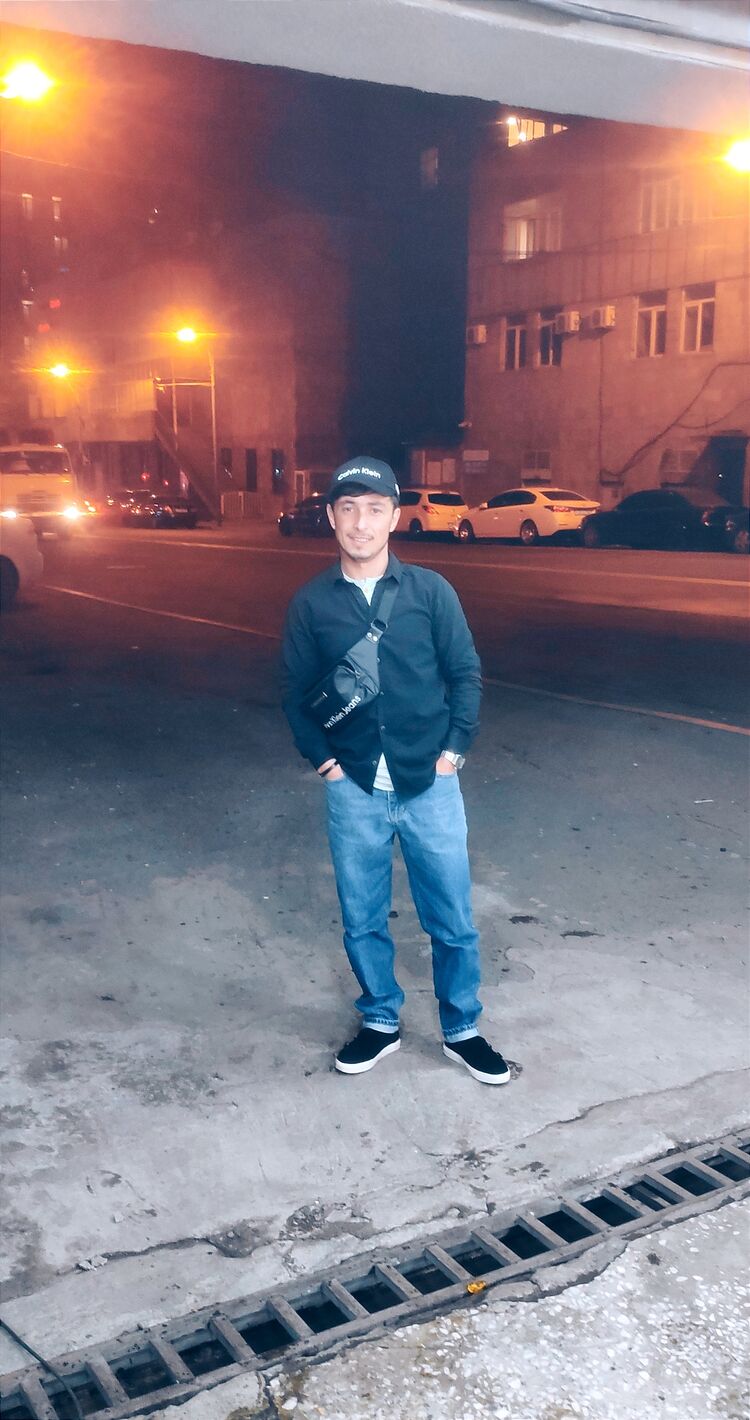  ,   Armen, 34 ,   ,   