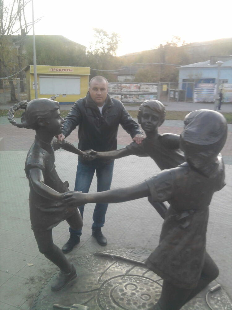  18634795  Sergei, 42 ,    