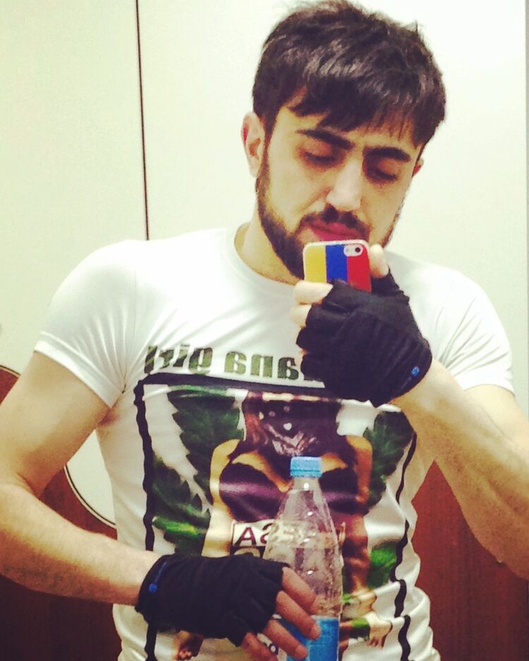  ,   Artyom, 33 ,     , c 