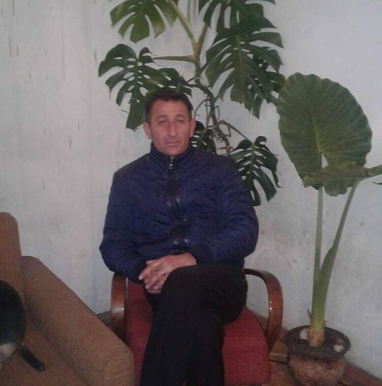  34326565  Malkhaz, 52 ,    