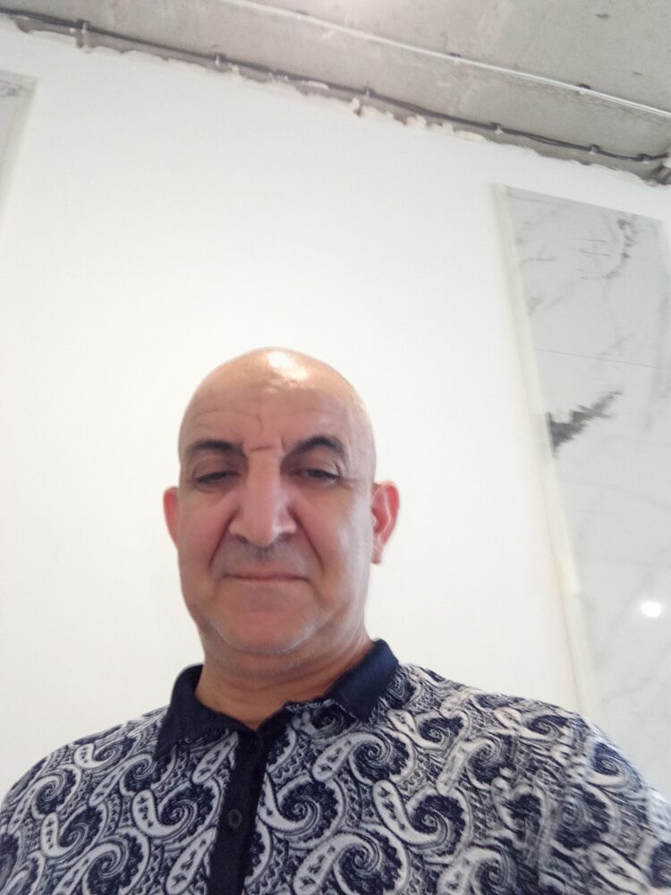  46684245  Elsad, 51 ,    
