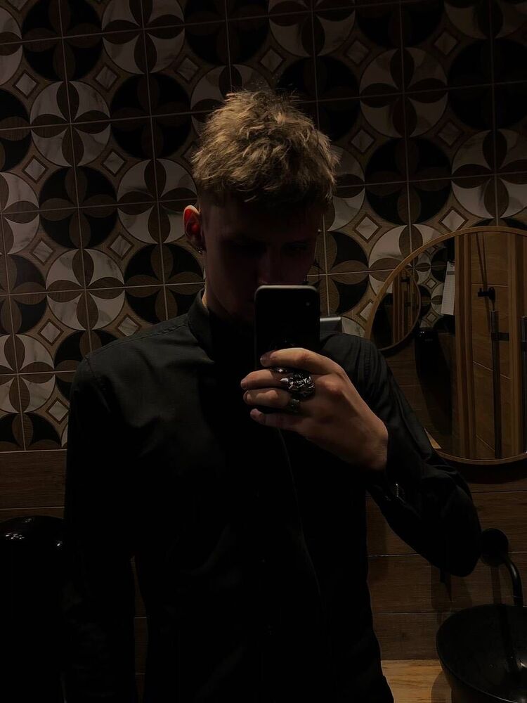 31909545  Vladimir, 28 ,    