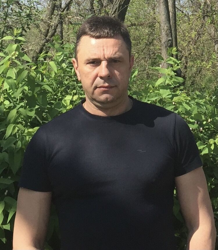  34111645  Slavik, 47 ,    