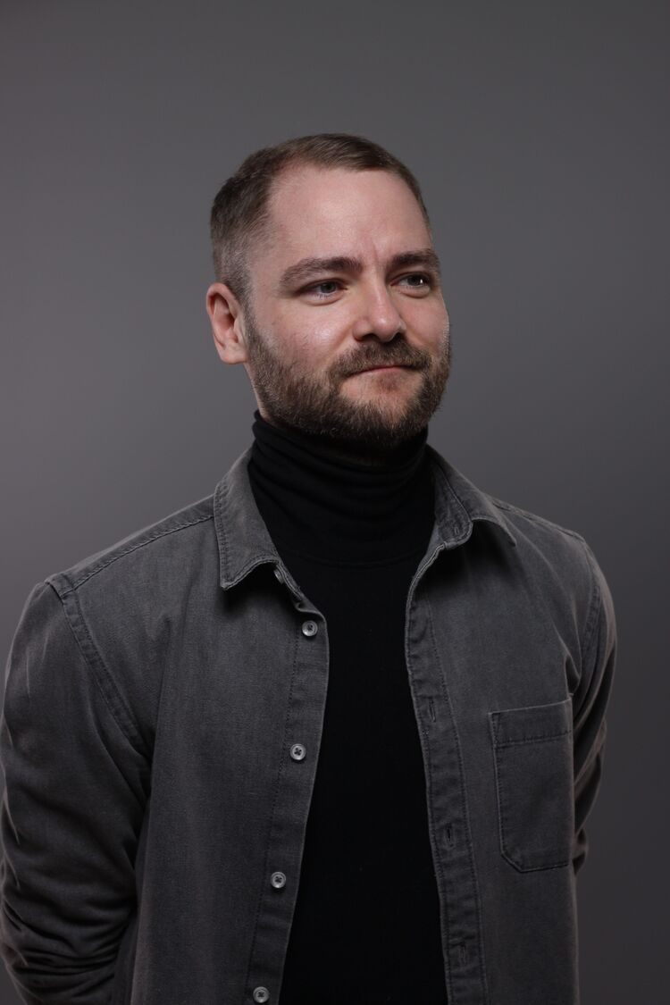  53798045  Alexander, 35 ,    