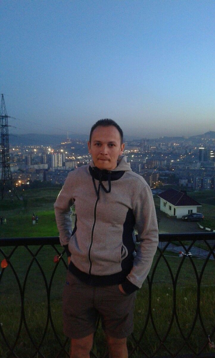 18593595  Ilua, 33 ,    