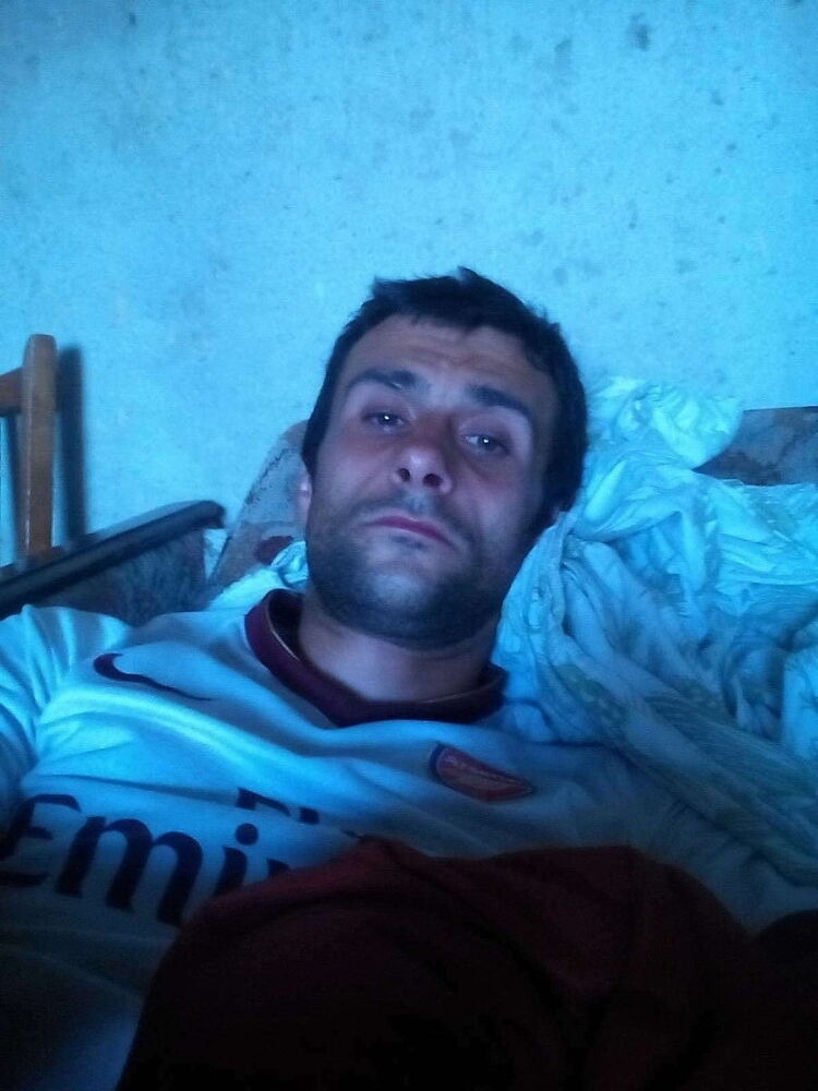  10388235  Danila, 41 ,     