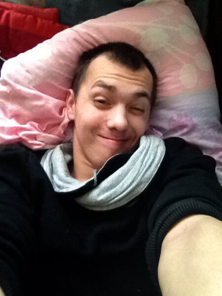  8331655  Dima, 31 ,    