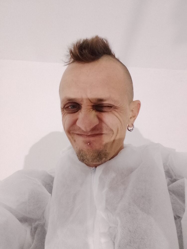  49560835  , 39 ,    