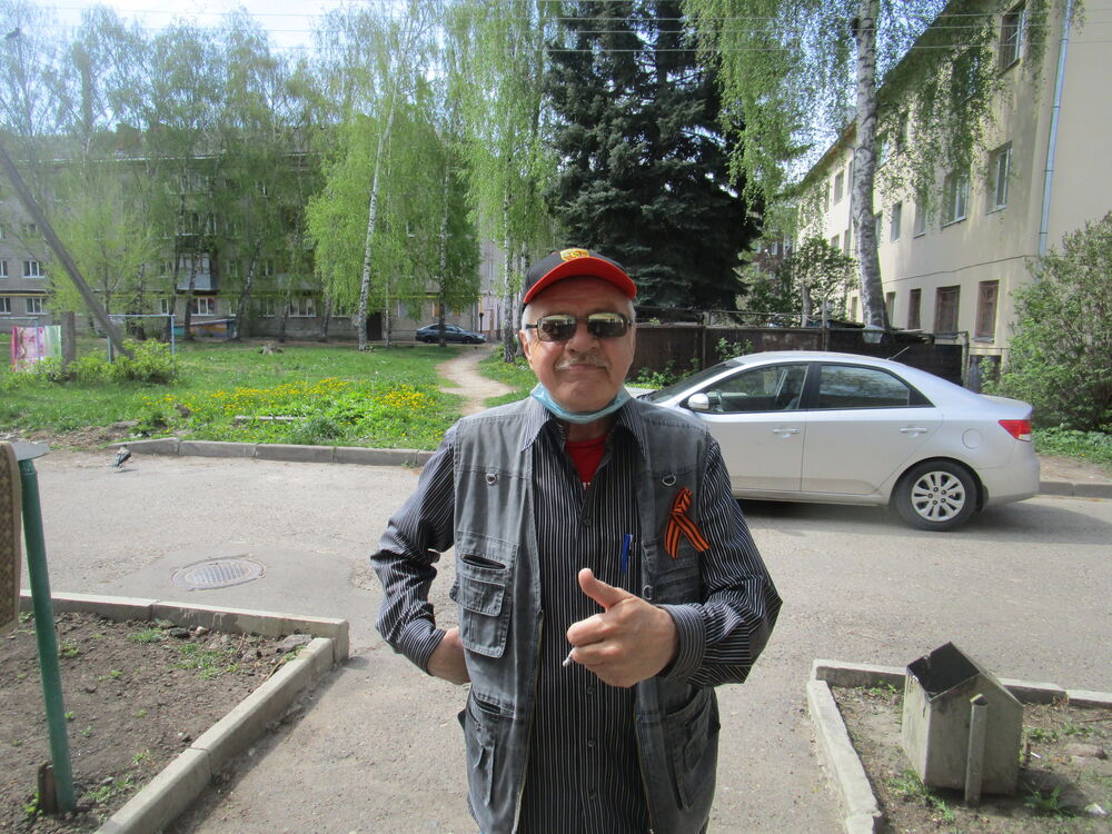  22879915  Azat, 75 ,    