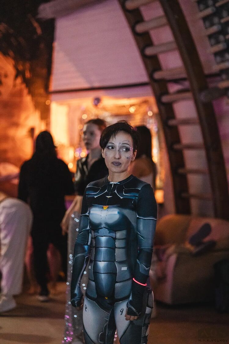  54703005  Alexa, 36 ,    -