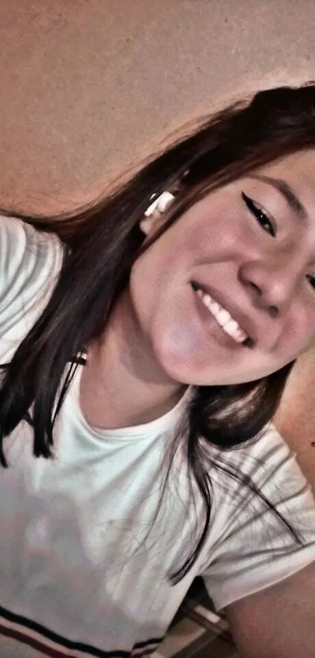  ,   Nadia, 21 ,   