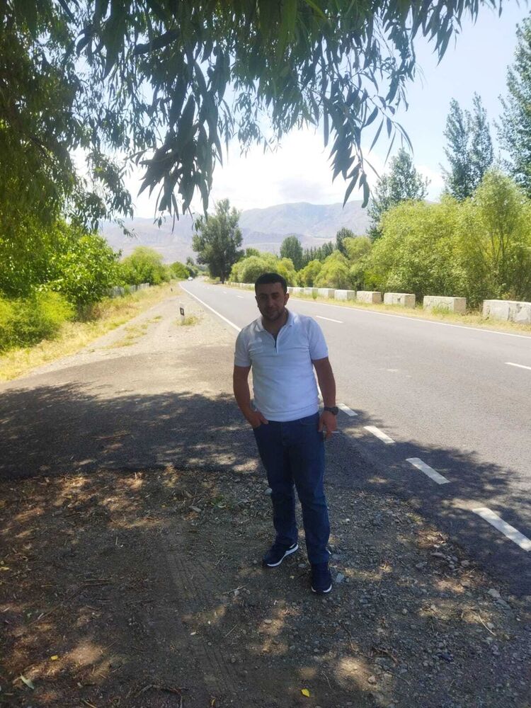  ,   Gevorg, 33 ,   ,   