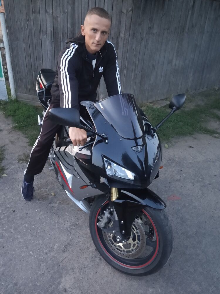  17115915  Pavel, 29 ,    