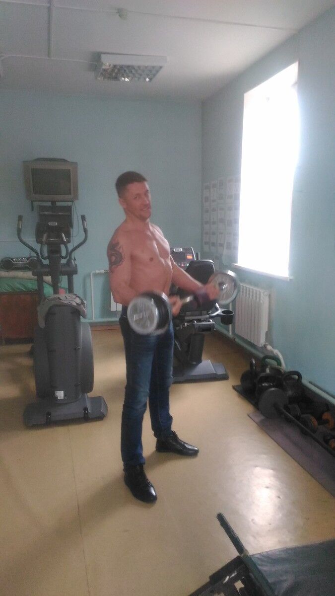 12431825  Igor, 42 ,    