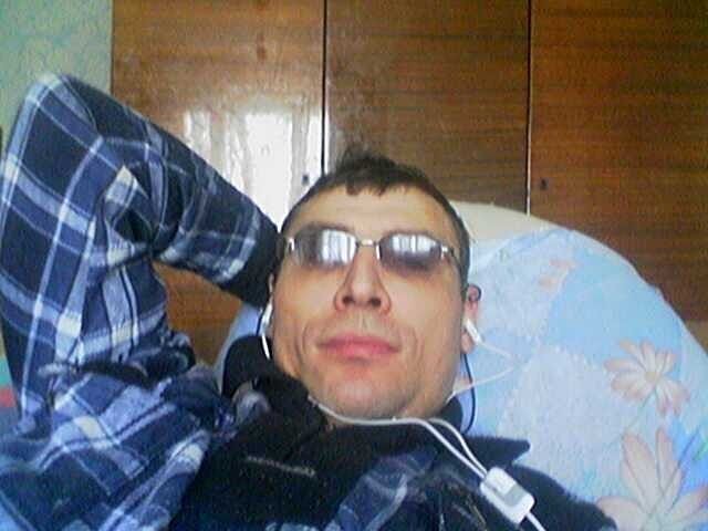  8818635  Serhik, 49 ,    