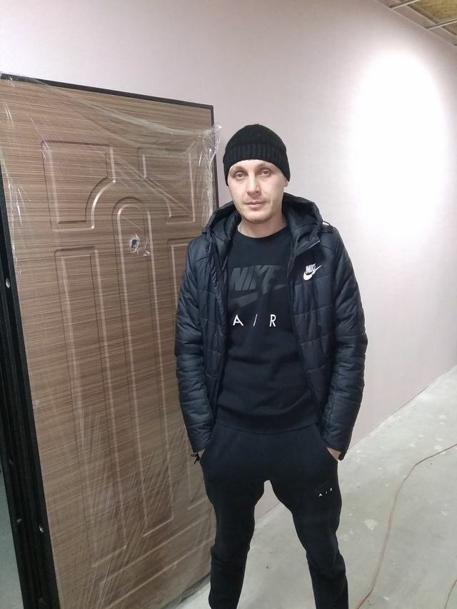  ,   Sergei, 35 ,   ,   , c 