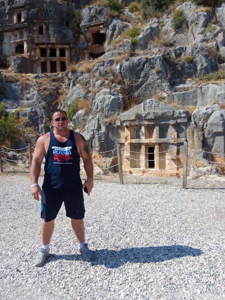  29888585  Igor, 46 ,    