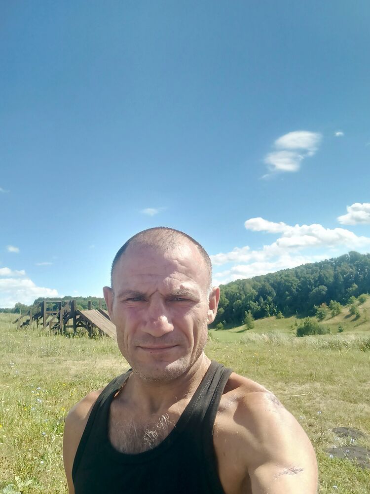  45716775  Ivan, 42 ,    