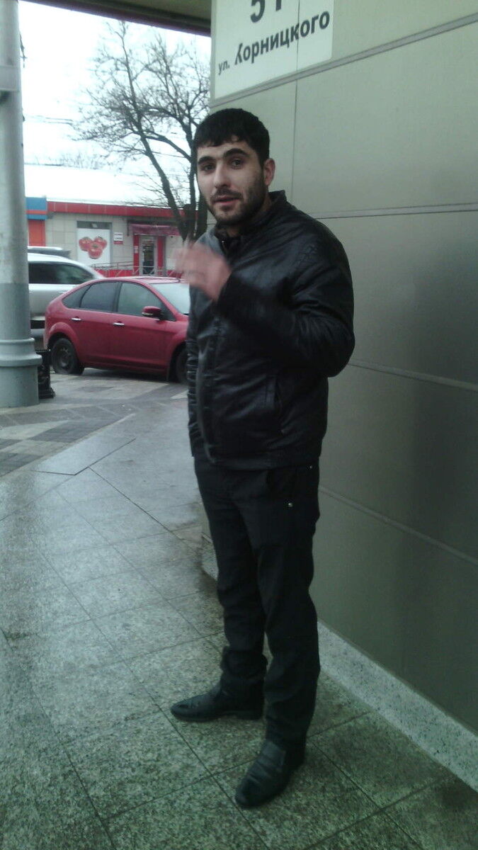  ,   Artur, 32 ,   ,   , c 