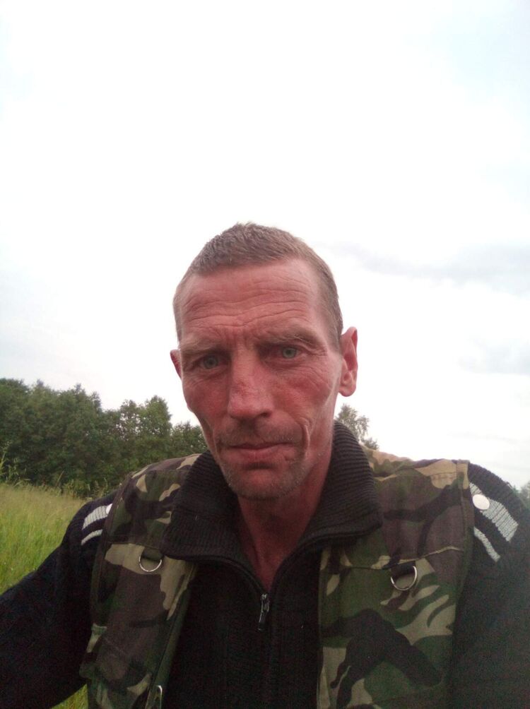  51444755  Alexander, 49 ,    -