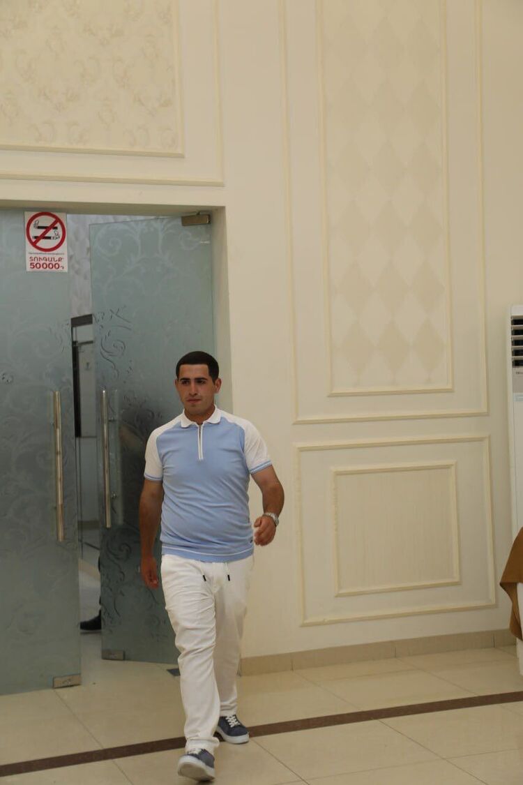  ,   Artur, 22 ,   ,   
