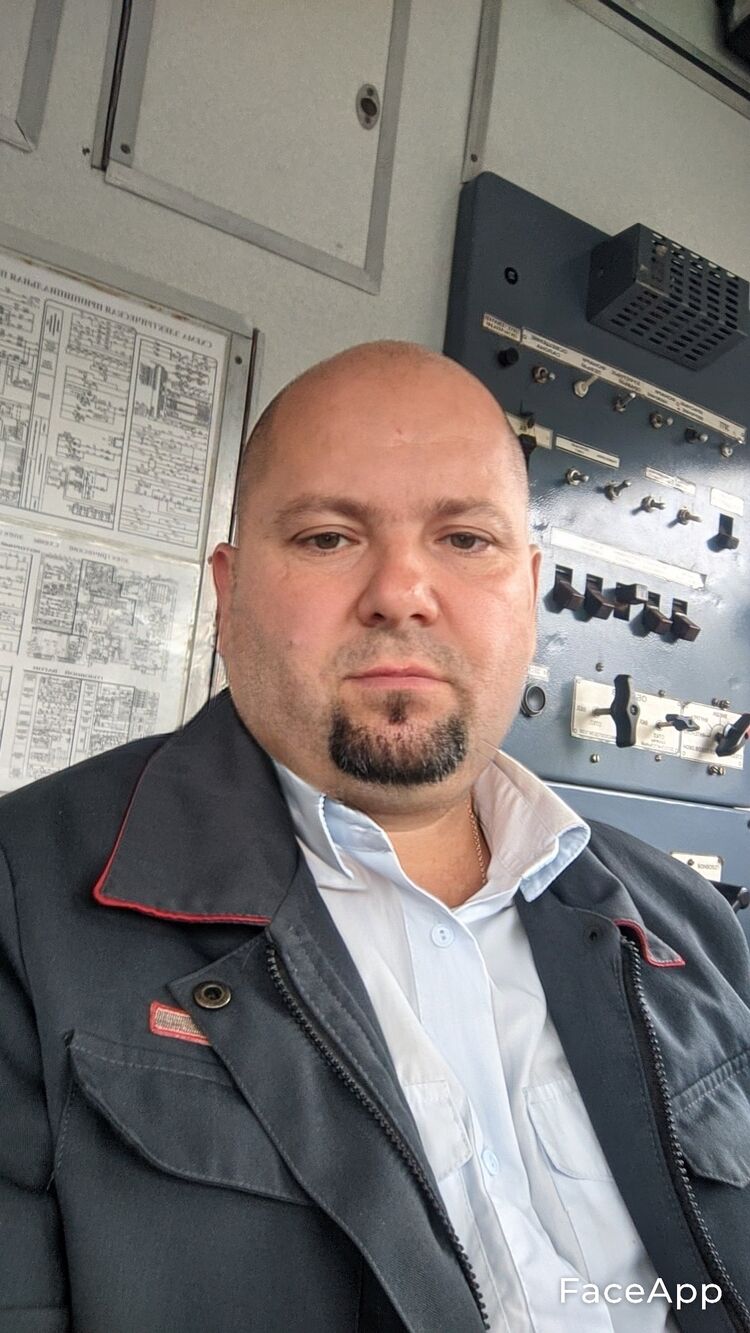  38437325  Alexey, 42 ,    
