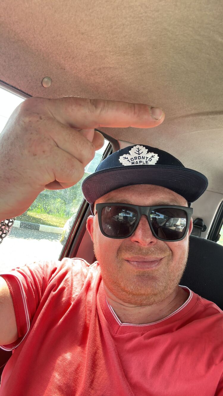  35887335  Stanislav, 43 ,    