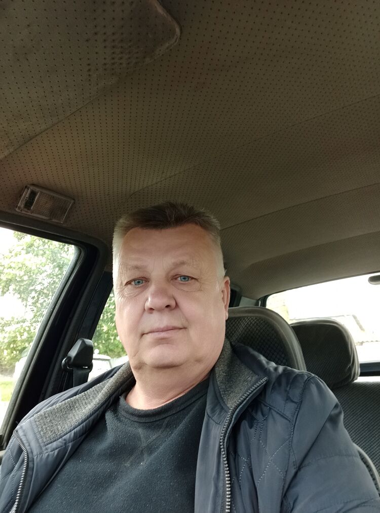  ,   Andrej, 60 ,   ,   , c 