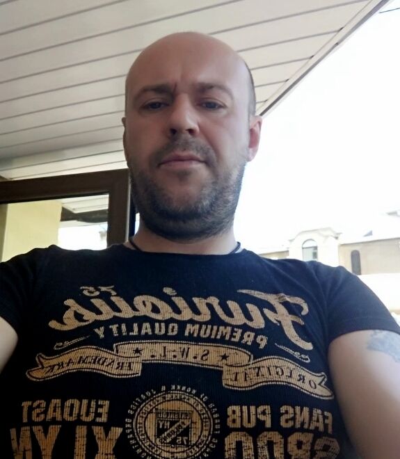  53292235  Evhen, 47 ,    