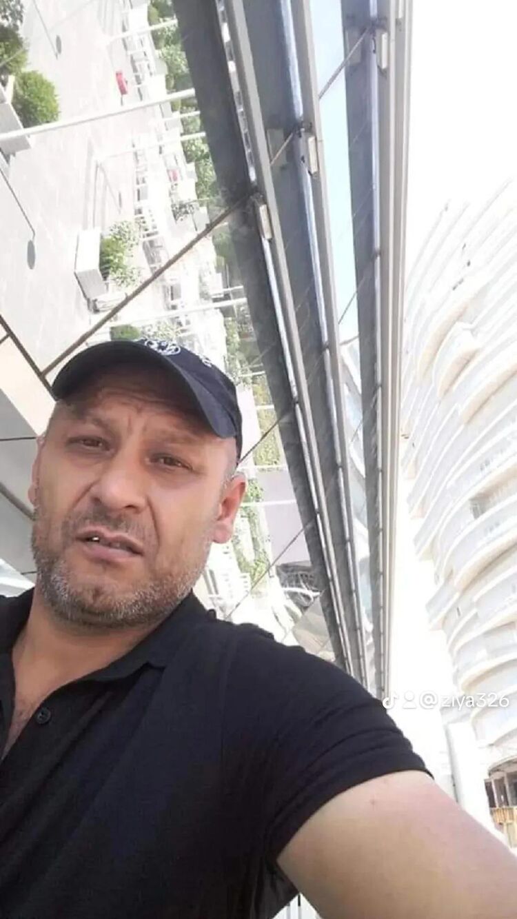  49161785  Ziya, 45 ,    