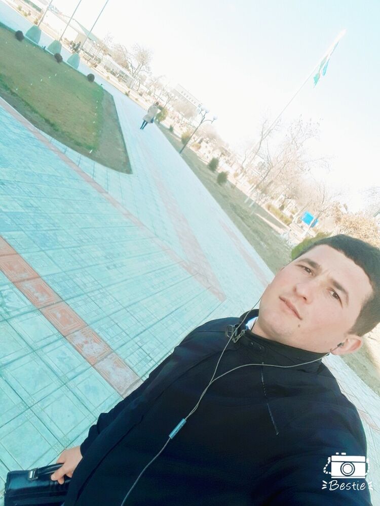  20700685  Bobur, 31 ,    
