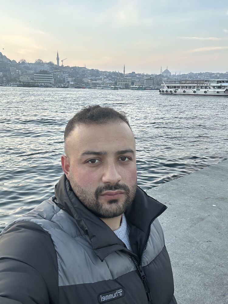  49524135  Ahmet, 26 ,    Charenton-Le-Pont