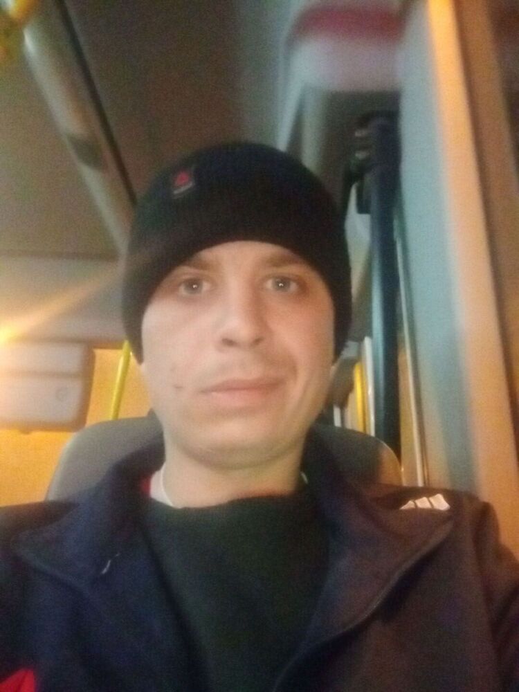  52240105  , 28 ,    